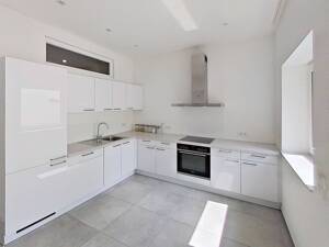 ++ Terrasse inklusive: Großzügige 2-Zimmer-Wohnung mit moderner Einbauküche ++ – 70176 Stuttgart – Vorschaubild 4