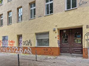 Voll vermietetes Wohn- und Geschäftshaus im Kreuzberger Wrangelkiez mit Entwicklungspotenzial – 10999 Berlin – Vorschaubild 2