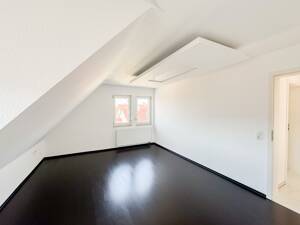 Helle und großzügige 3,5-Zimmer Maisonettewohnung mit EBK und Balkon! – 70327 Stuttgart – Vorschaubild 5