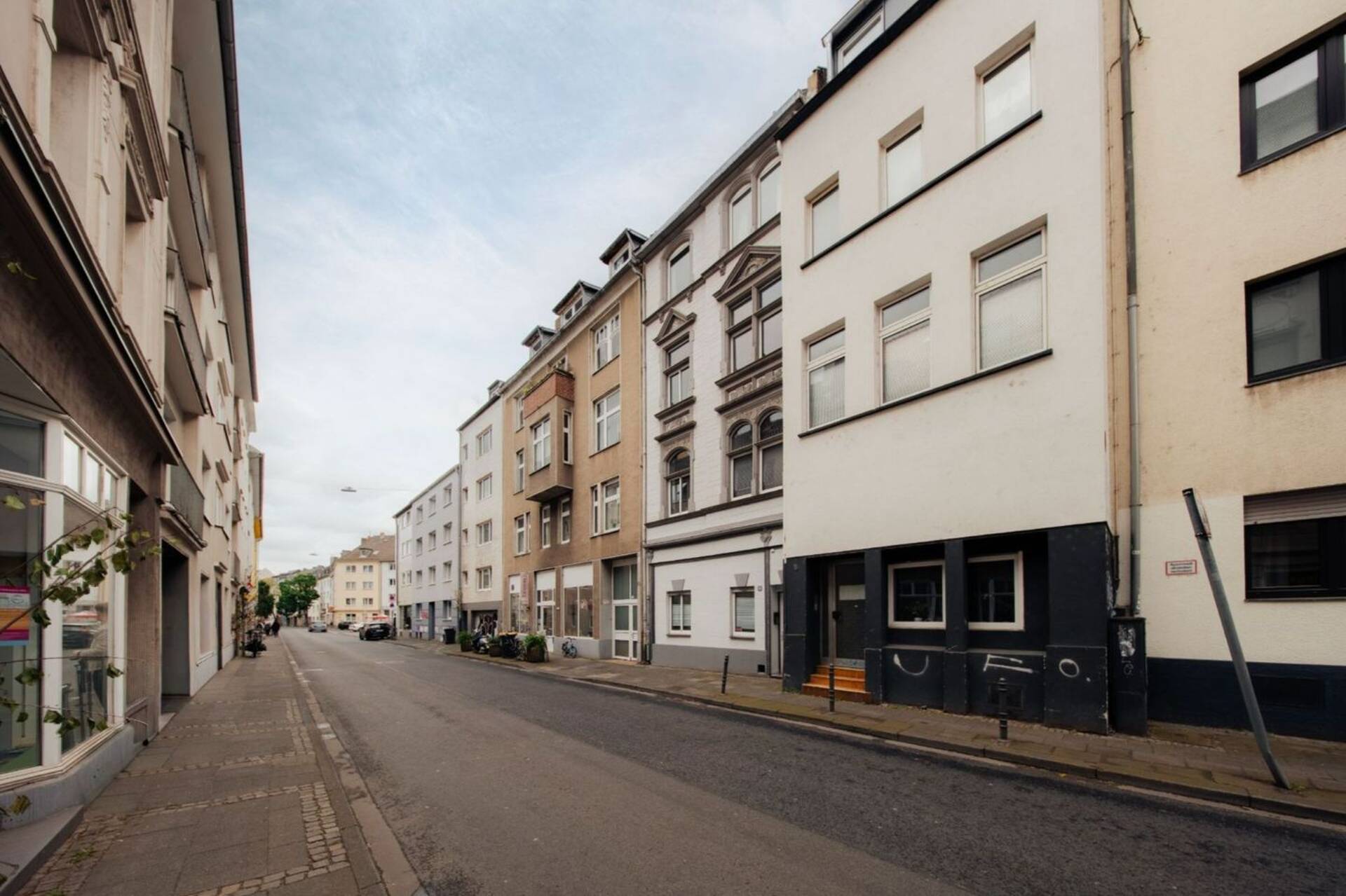Mehrfamilienhaus in 51063 Köln mit 236,68 m² kaufen