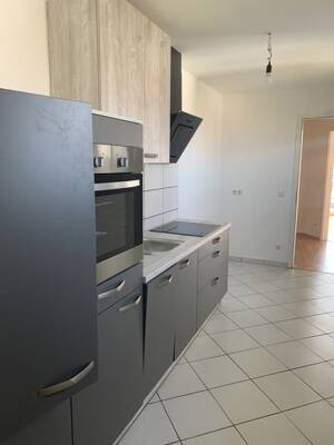 Wow* tolle DG-Wohnung mit 2 Terrassen* Lindenau* 5.OG* Laminat* EBK* Aufzug* SP anmietbar – 4177 Leipzig – Vorschaubild 3