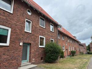 Erdgeschosswohnung mit Balkon