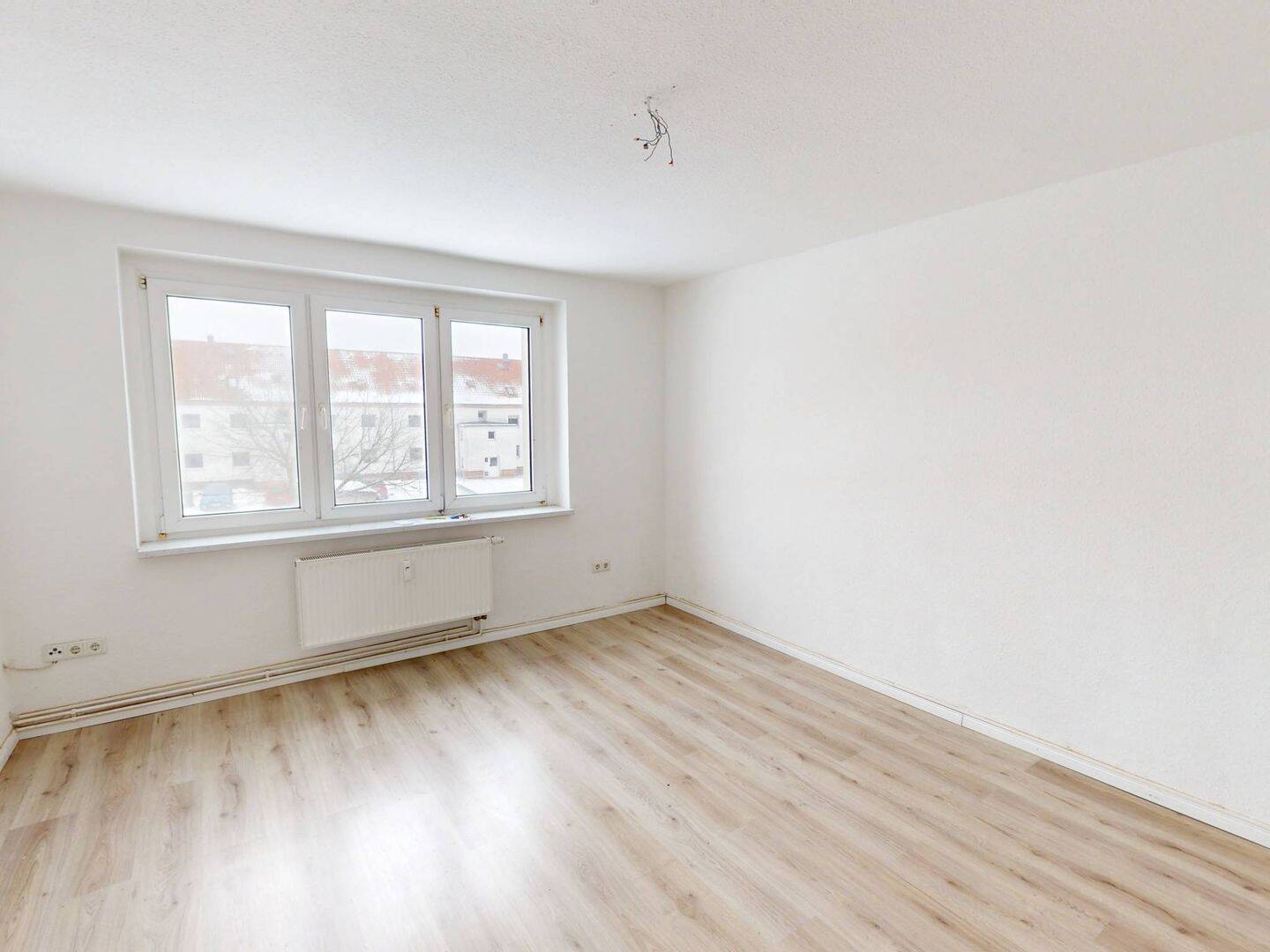 Ihr neues Wohlfühlzuhause: Helle 3-Zimmer-Wohnung mit Wannenbad – Wittenberg – Vorschaubild 2