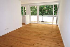 ** Wohnen am Park: Lichtdurchflutete 3-Zimmer-Wohnung direkt am Christoph-von-Gluck-Platz * Westbalkon zum Innenhof * U-Bahn-Nähe** – 80807 München – Vorschaubild 2