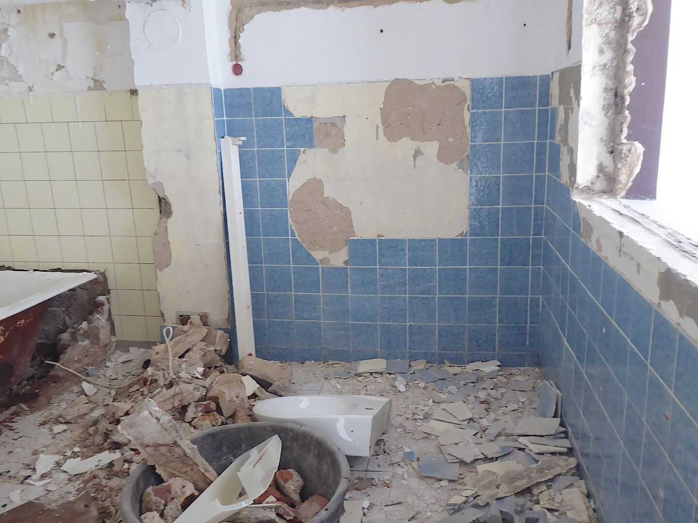 Sanierungsbedürftiges Haus mit 2-3 WE, Garage und kleinem Garten – Bonn – Vorschaubild 4