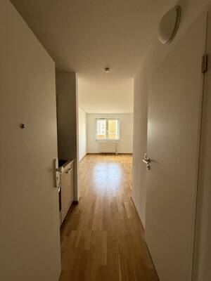 Kapitalanlage in Pentling: Vermietetes 1-Zimmer-Apartment mit Einbauküche – 93080 Pentling – Vorschaubild 2