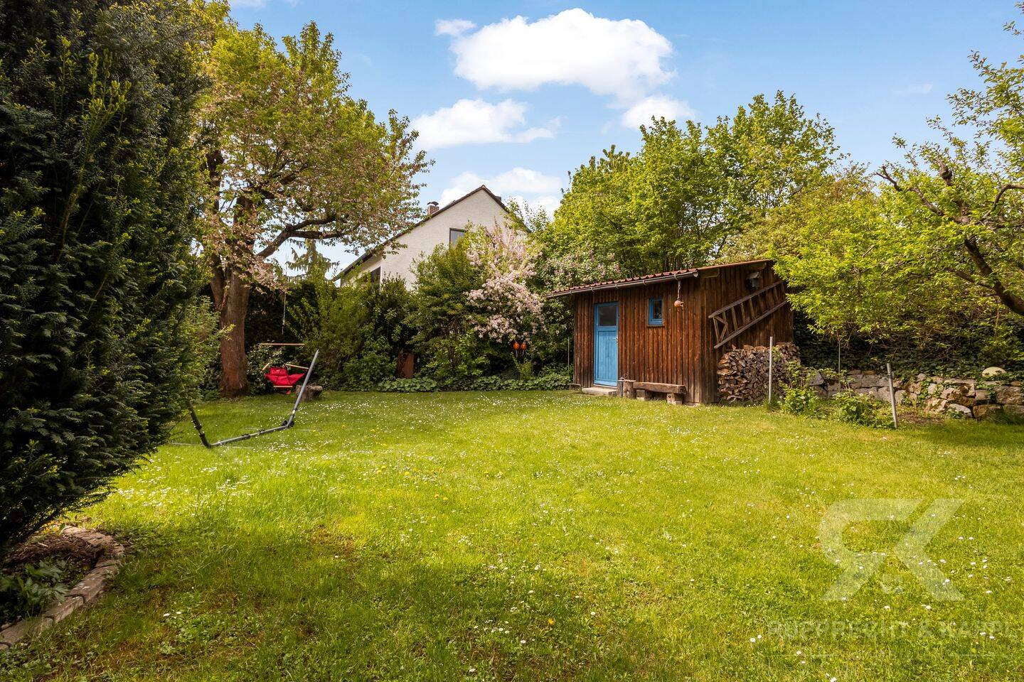 Exklusives Einfamilienhaus in bester Lage mit traumhaftem Waldblick und durchdachtem Wohnkonzept – Neustadt an der Waldnaab – Vorschaubild 3