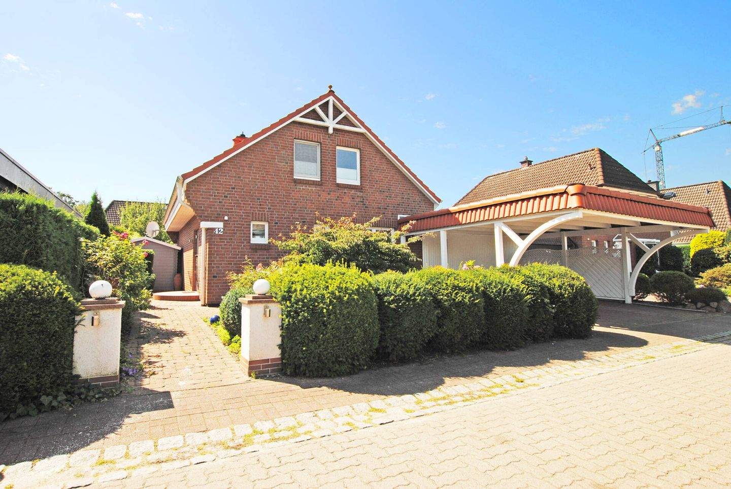 Reserviert - Top gepflegt und ruhig gelegen! EFH mit hübschem Garten und Sauna in Henstedt-Ulzburg – Henstedt-Ulzburg – Bild 1 von 9