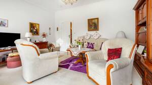 Charmante 2-Zimmer-Wohnung mit Loggia im denkmalgeschützten Altbau – 13407 Berlin – Vorschaubild 3