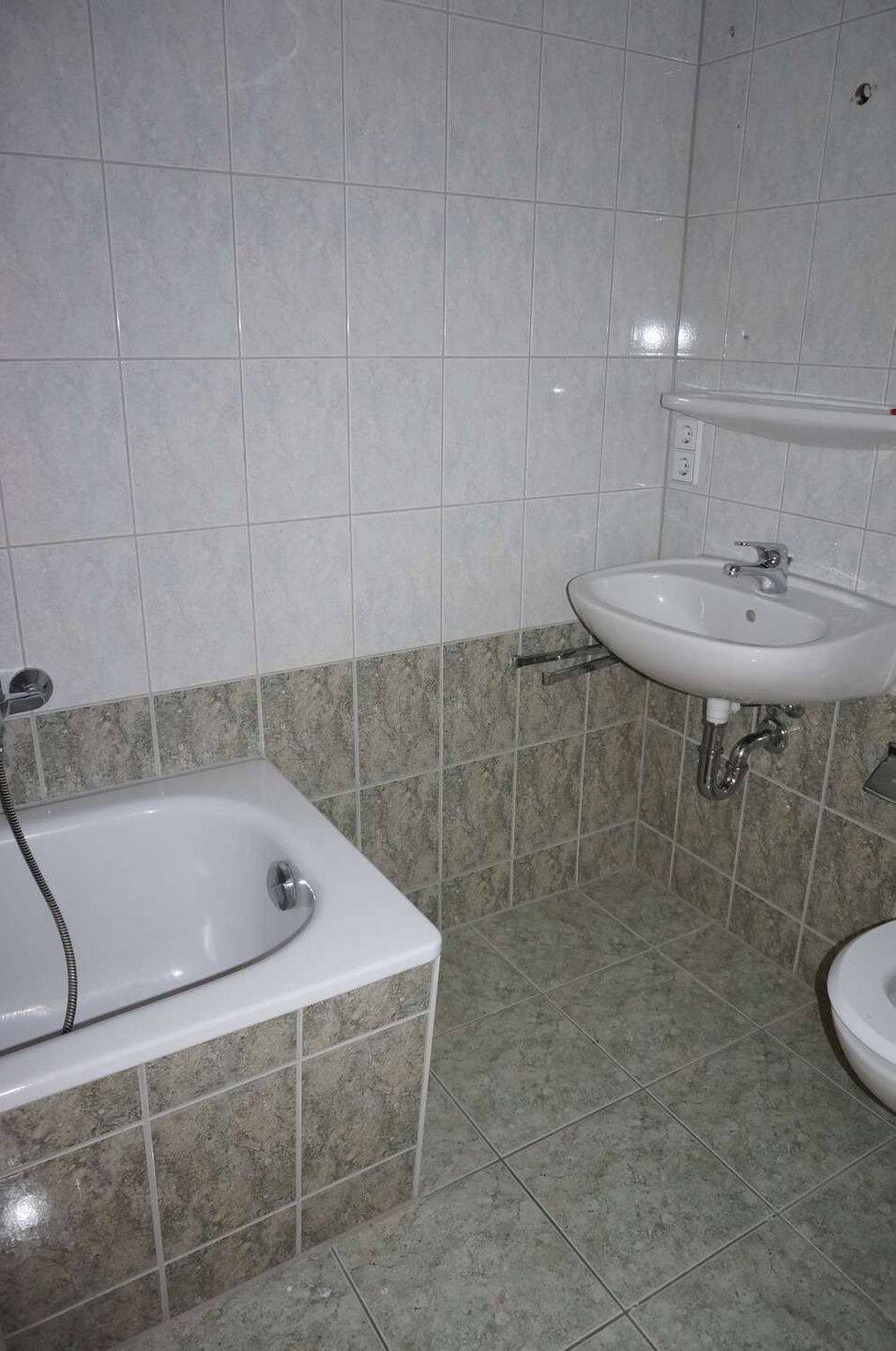 Inkl. EBK !!! FREi ab 1.8.26 - Balkon an der Küche - im 1. OG ! – Chemnitz – Vorschaubild 5