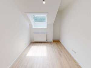 Frisch saniert: 2,5-Zimmer-Wohnung mit BALKON und moderner EBK – 22559 Hamburg – Vorschaubild 5