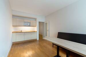 City-Home: Parkett, hohe Decken & Aufzug mitten in Pempelfort (WE10)