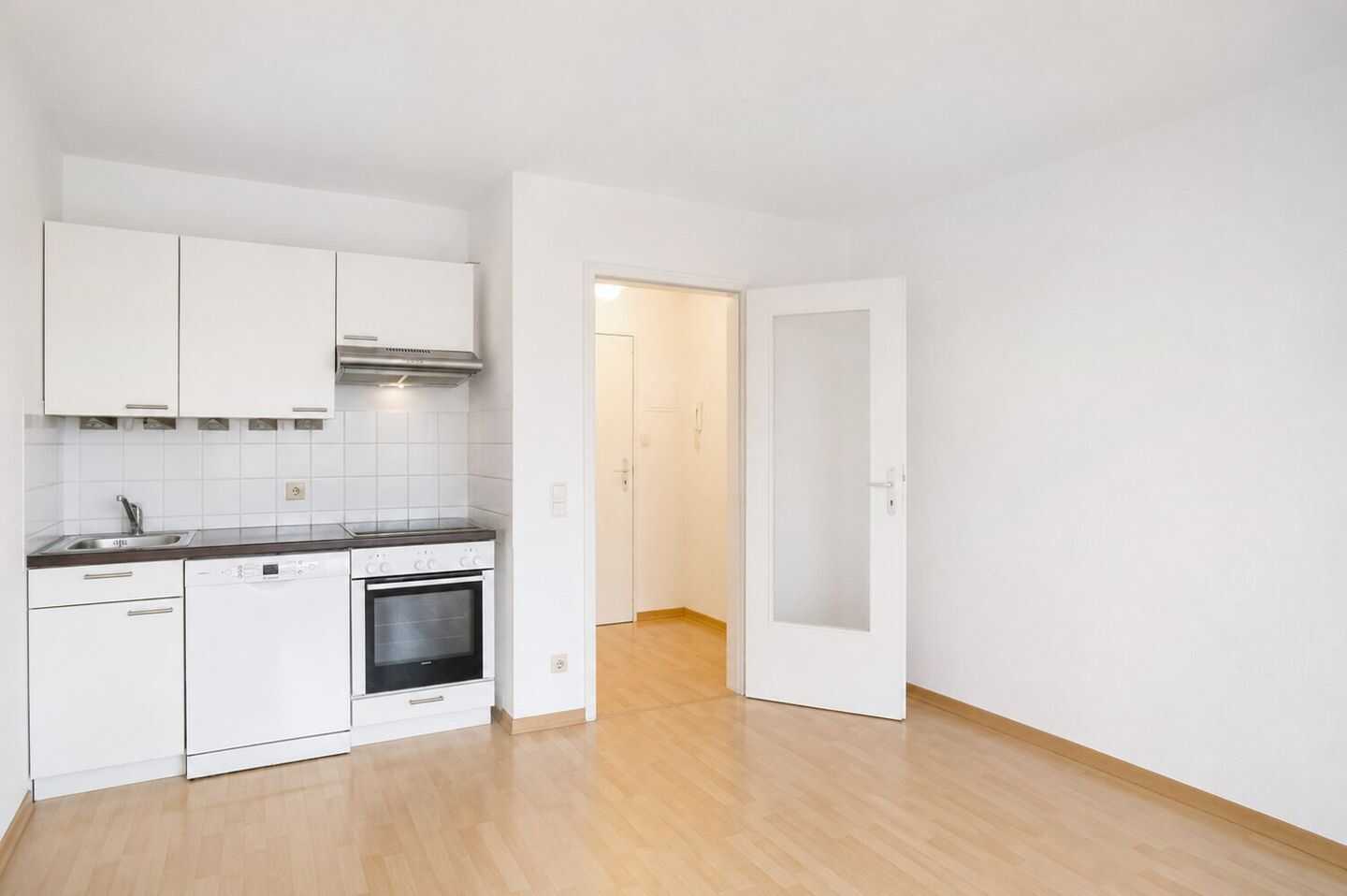 Helles Apartment mit großzügigem Balkon mit Blick ins Grüne – München – Vorschaubild 5
