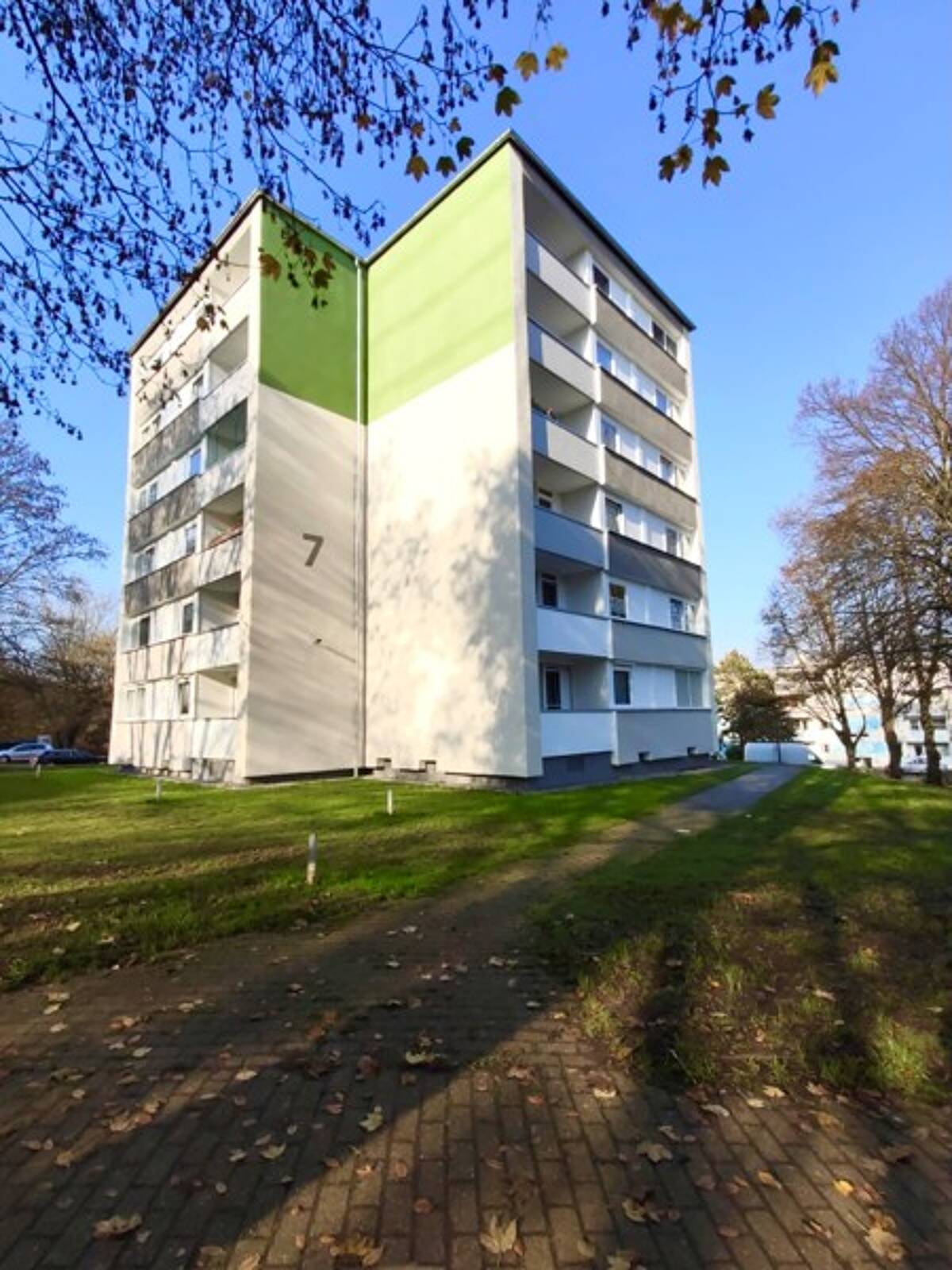 Renvovierte 3-Zimmer Wohnung *Aufzug vorhanden* – 44379 Dortmund – Bild 1 von 9