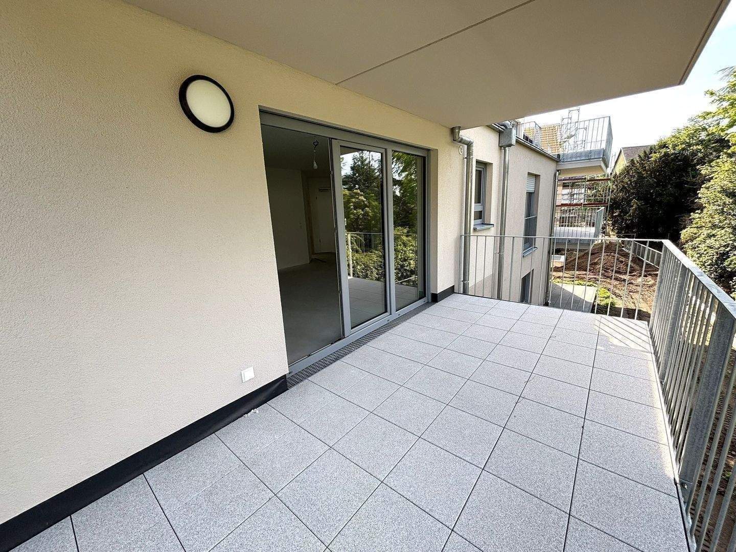 Inkl. Einbauküche: 2 Zimmer, Küche, Bad, Balkon – Wiesbaden – Vorschaubild 2