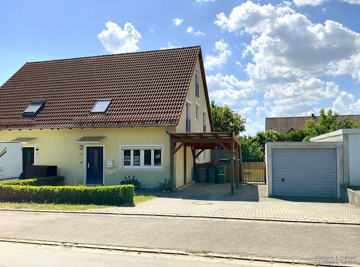 Schöne Doppelhaushälfte in Gräfensteinberg