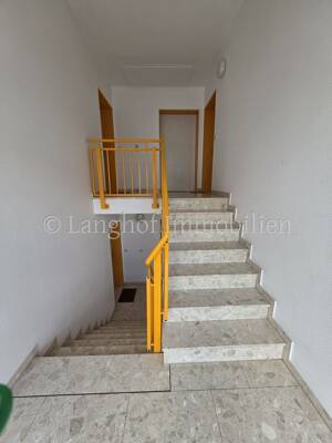 Sofort beziehbar: moderne 2 Zimmer-Balkonwohnung mit TG-Stellplatz in Fürth-Burgfarrnbach – 90768 Fürth – Vorschaubild 9