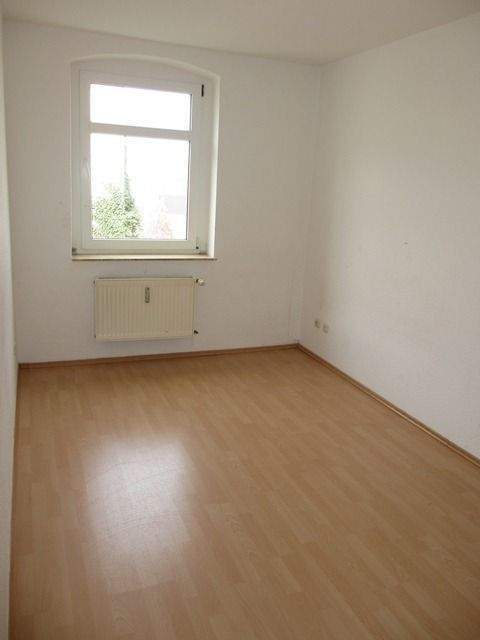 Gemütliche 4-Raum Wohnung mit nagelneuem Vinylfußboden und Einbauküche. – Magdeburg – Vorschaubild 7