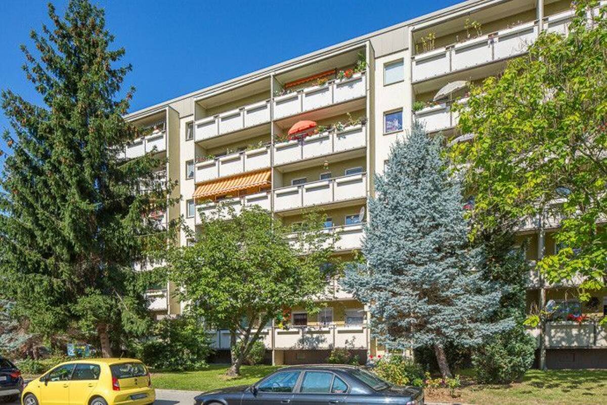 Schöne 3-Zimmerwohnung mit Balkon sucht nette Mieter! – 1239 Dresden – Bild 1 von 4