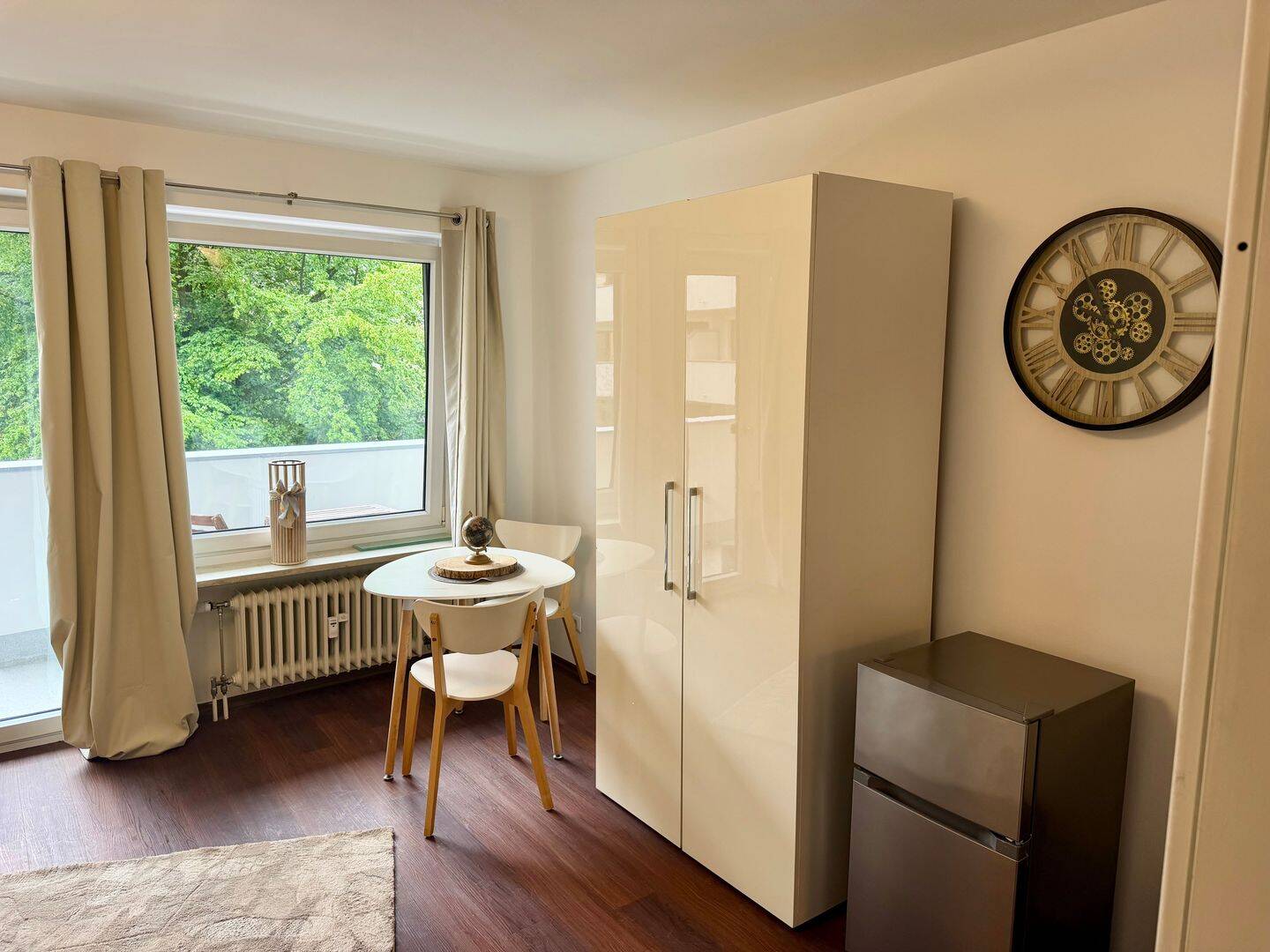 Renovierte 1-Zimmer Wohnung möbliert mit Balkon – München – Vorschaubild 4