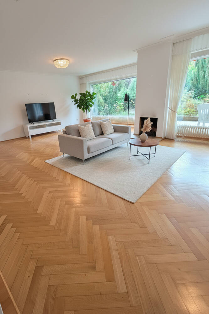 Alleine 650.000,- Grundstückswert - Exklusives Haus mit Pool und Doppelgarage in Haste zu verkaufen !