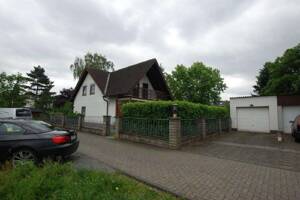 ***Freistehendes Einfamilienhaus mit Außenpool und Kamin*** – 51145 Köln – Vorschaubild 8