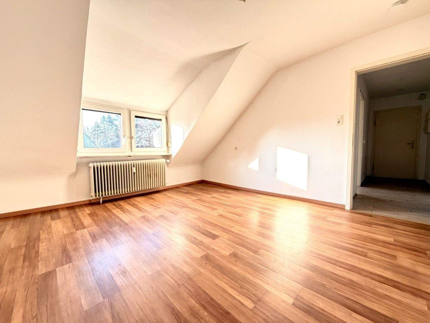 gepflegte 3 Zimmer Wohnung im Reichelsdorfer Keller +++ mit Badewanne +++ – Nürnberg – Bild 1 von 6