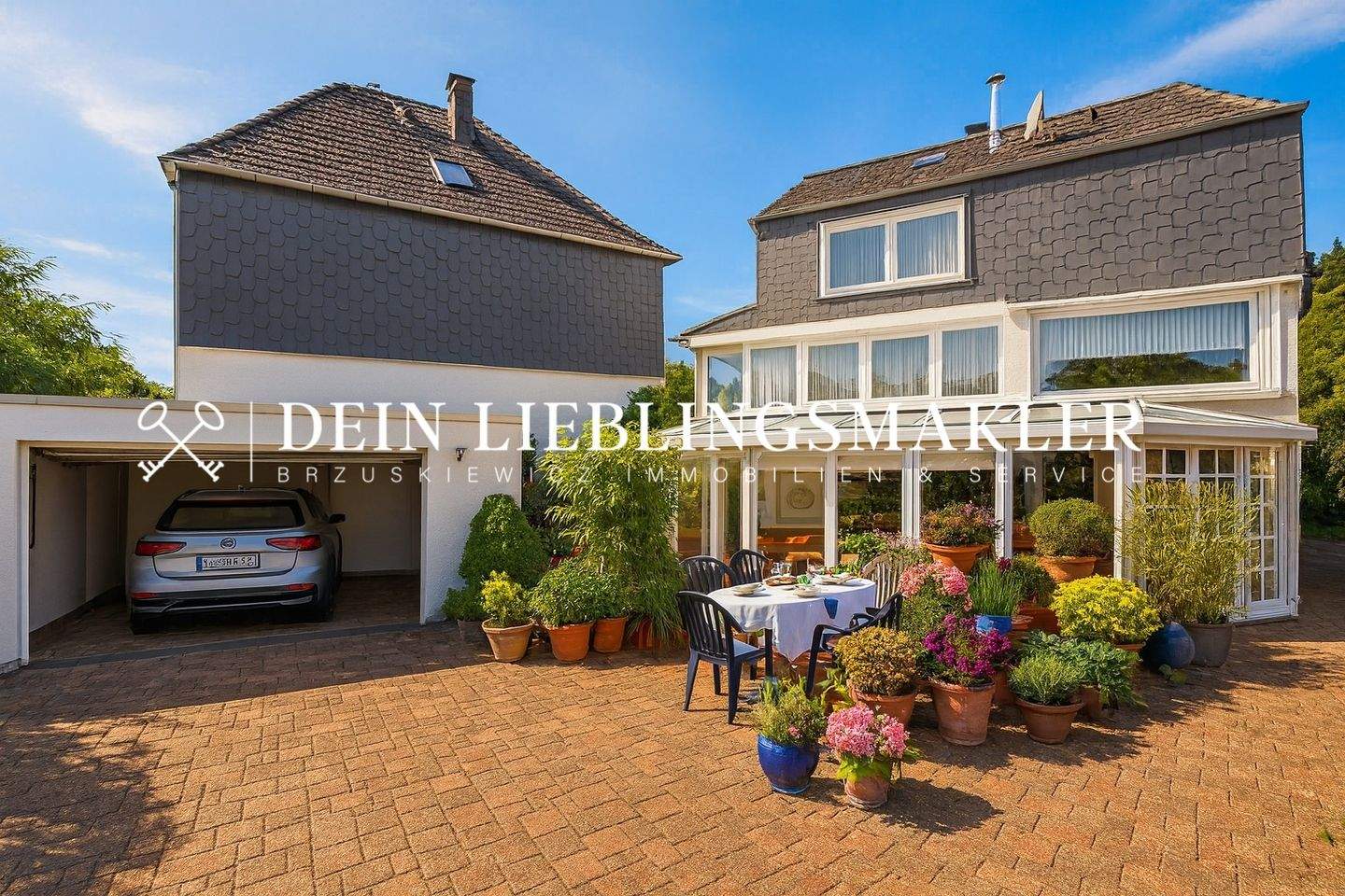 VIELSEITIGES MEHRGENERATIONENHAUS MIT TRAUMGARTEN IN MÜLHEIM! – Mülheim an der Ruhr – Bild 1 von 9