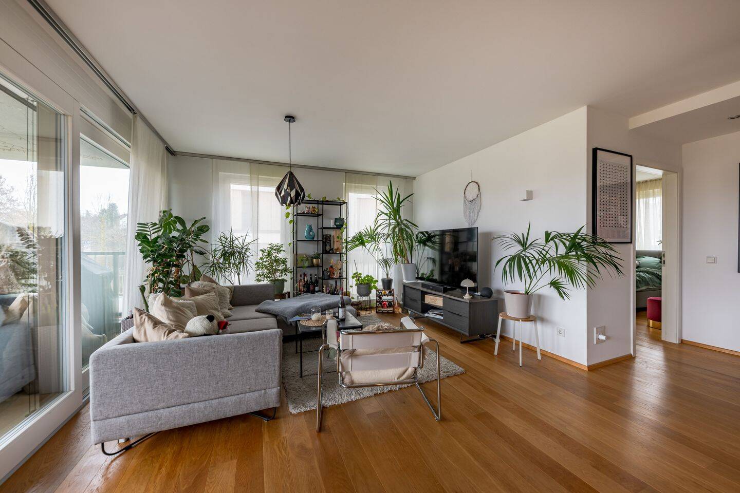 Großzügige 105 m² Design Wohnung in Bestlage am Killesberg mit offenem Wohnkonzept, Balkon, TG Stellplatz mit Wallbox & Aufzug – Stuttgart – Vorschaubild 3