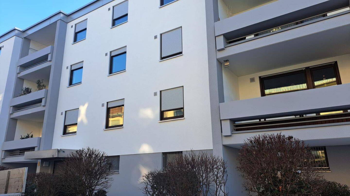 Helle 3,5-Zimmer-Wohnung mit Balkon, Einbauküche, Hobbyraum und Garage in Würzburg-Heidingsfeld