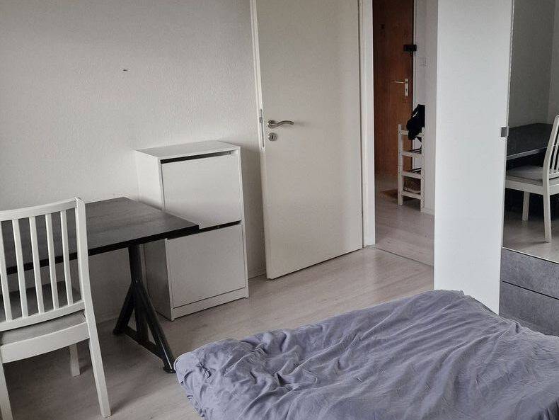 Teil-möblierte ​2-Zimmer-Wohnung mit Balkon und schöner Aussicht – Erlangen – Vorschaubild 7