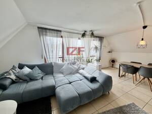 Ruhig und grün wohnen: Gepflegte 3-Zimmer-Dachgeschosswohnung mit Duplex-Stellplatz – 90766 Fürth – Vorschaubild 3