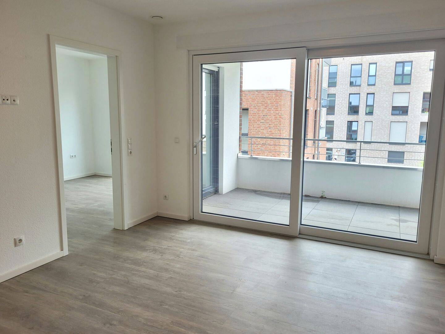 Osnabrück | Moderne 2-Zimmer-Wohnung mit Balkon, Fahrstuhl & Fußbodenheizung – Osnabrück – Vorschaubild 3
