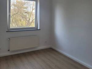 Renovierte 2-Raum-Wohnung plus Küche, Diele, Bad am Handweiser/Heerdt - sofort bezugsfertig – 40549 Düsseldorf – Vorschaubild 2