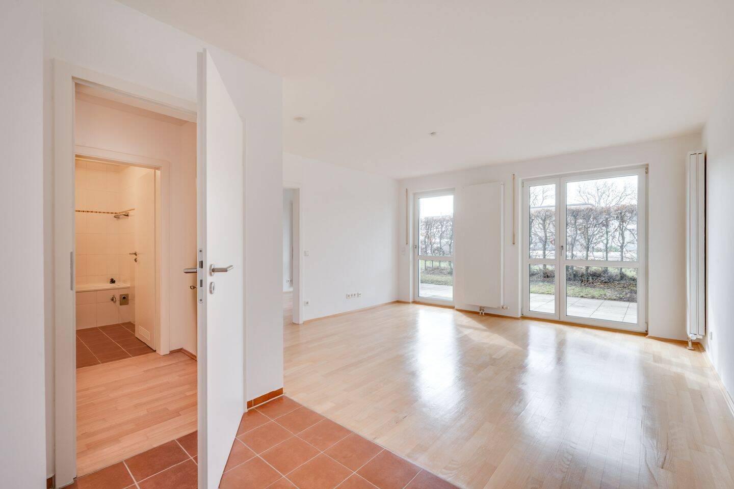 AIGNER - Charmante Erdgeschosswohnung mit Gartenanteil – München – Vorschaubild 2