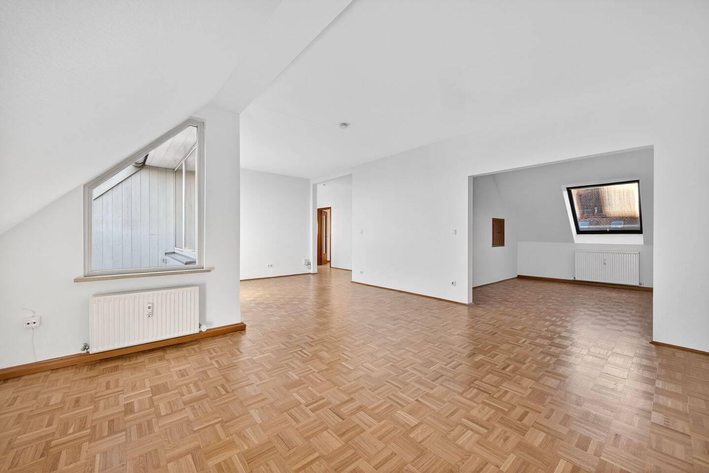 Moderne und lichtdurchflutete Dachgeschosswohnung und großen Terrassen in Untergiesing – München – Vorschaubild 4