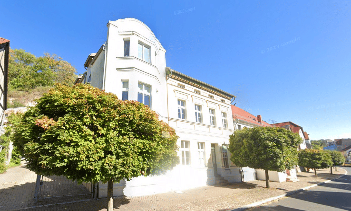 Stadtvilla mit 6 WE in Oderberg - inklusive Hinterhaus! – Oderberg – Vorschaubild 2