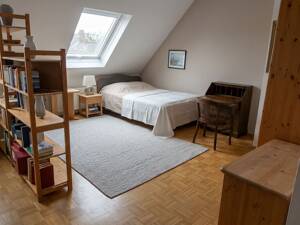 Lichtdurchflutete Dachgeschosswohnung mit Charme & Balkon in Spielstraße in Innenstadtnähe – 65195 Wiesbaden – Vorschaubild 3