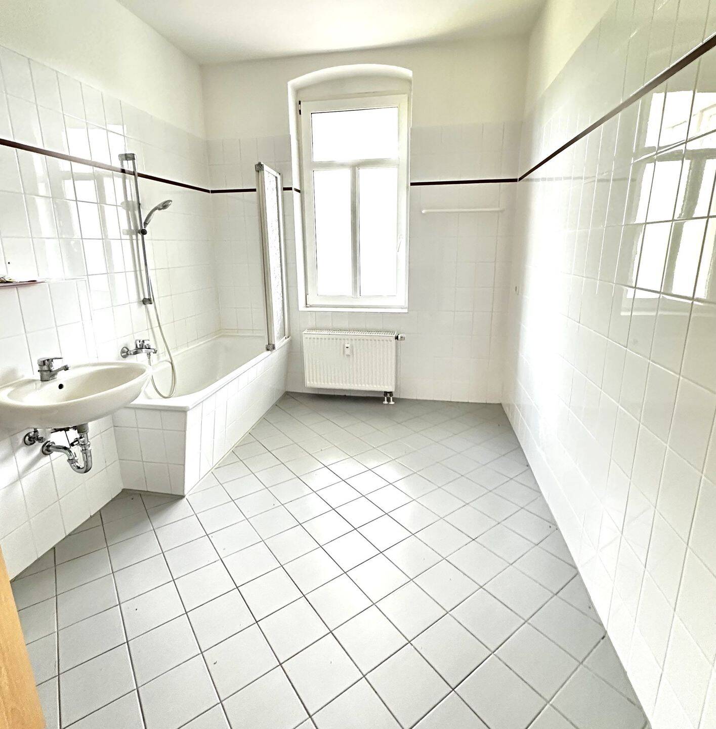 2,5 Zimmer- besonderes geschnittene Altbauwohnung in ruhiger Lage mit viel Platz – Chemnitz – Vorschaubild 5