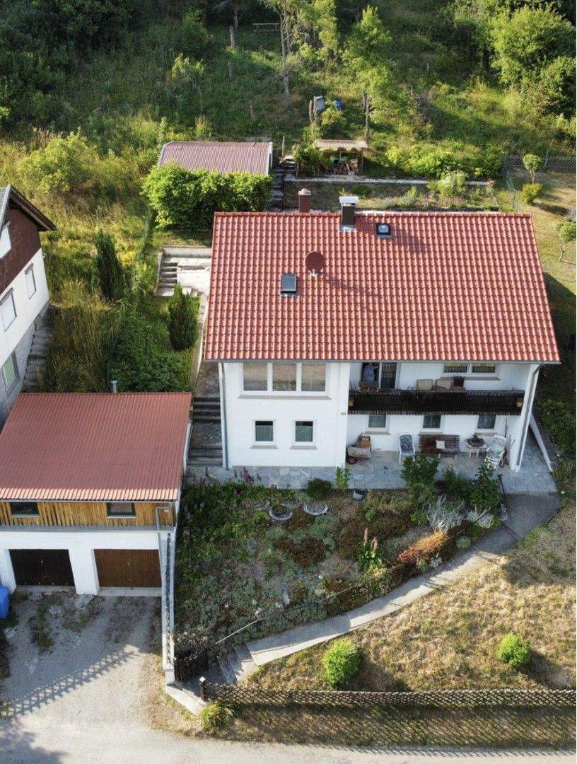 Geräumiges Einfamilienhaus mit Garage in traumhafter Lage – Albstadt – Bild 1 von 9