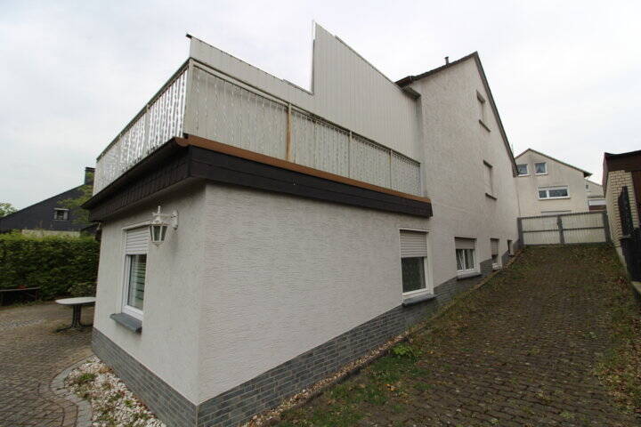 Neuwertige Ölheizung inklusive – Einfamilienhaus mit Einliegerwohnung im Grünen – Arnsberg – Vorschaubild 4