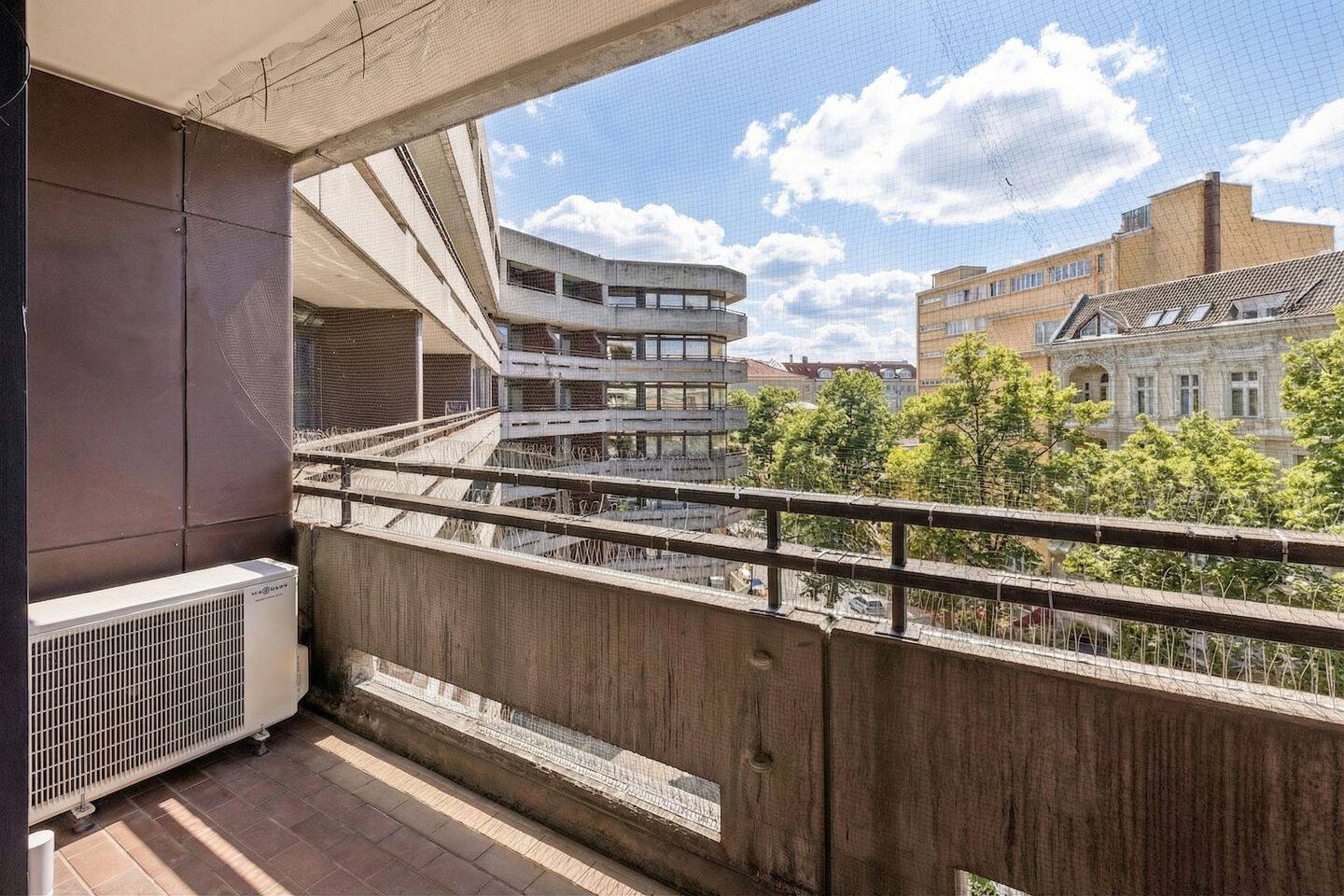 Studioapartment mit Stellplatz in bester City-Lage West für Architekturliebhaber – Berlin – Vorschaubild 3