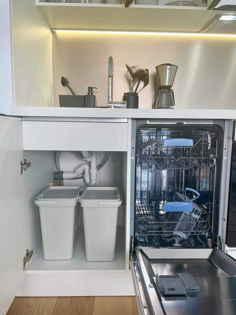 Johannis ! Moderne, helle u. voll möblierte 1-ZW mit 27 m², Einbauküche,1.OG mit Aufzug – Nürnberg – Vorschaubild 8