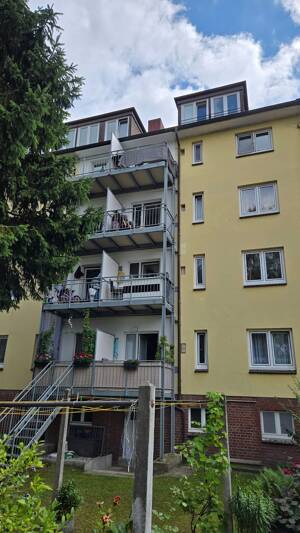 Mehrfamilienhaus mit 10 Wohnungen, zentral in Hamburg-Tonndorf – 22045 Hamburg – Vorschaubild 2