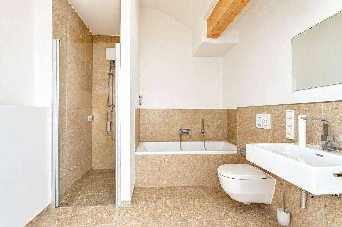 ERSTBEZUG! Moderne 4-Zimmer-Dachgeschosswohnung – München – Vorschaubild 4