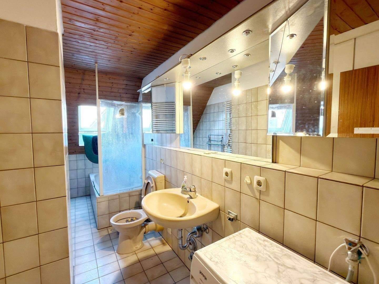 Nürnberg-St.Lorenz ~ 3-Zi DG Maisonette mit Potenzial in zentraler Innenstadtlage – Nürnberg – Vorschaubild 8