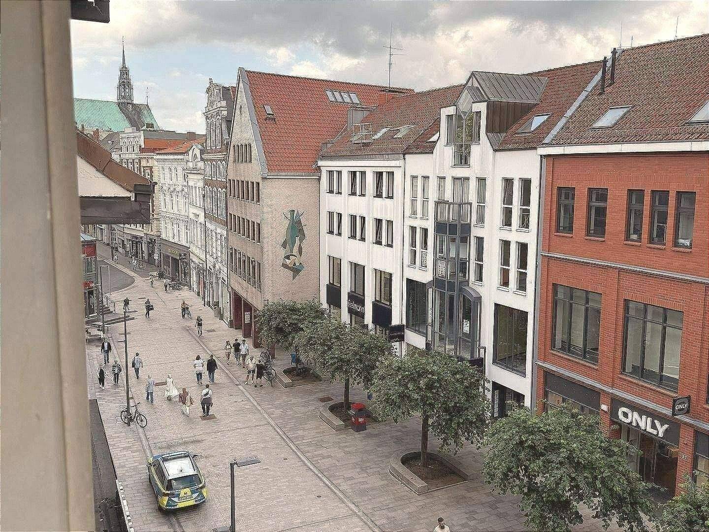 Wohnen+Arbeiten über 3 Ebenen mit 40 m² Dachterrasse in bester Innenstadtlage – Lübeck Altstadt - direkt vom Eigentümer – Lübeck – Vorschaubild 2
