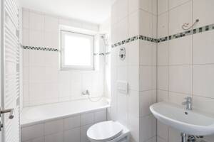 Attraktive 2-Zimmer Wohnung: hell und frisch saniert! – 86199 Augsburg – Vorschaubild 9