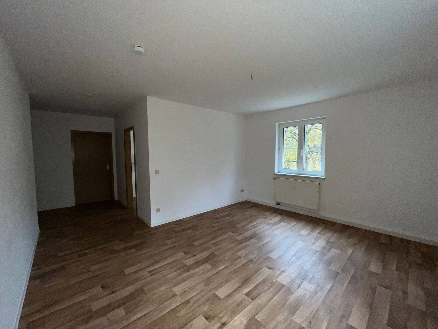 Direktes wohnen am Schlossteich! 3 Zimmer Wohnung inkl. EBK – Chemnitz – Vorschaubild 4