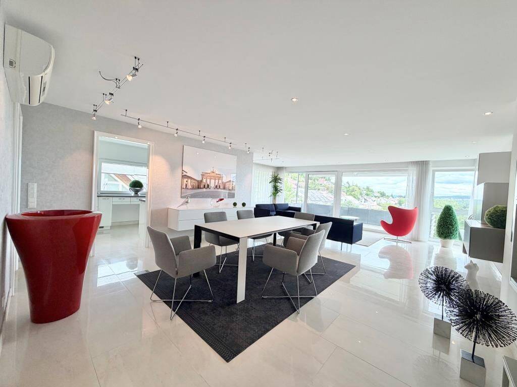 Extravaganter Wohntraum! Luxuriöse 5,5 Zimmer-Maisonette für gehobene Ansprüche! – Stuttgart – Vorschaubild 2